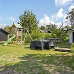 Ingobald - 1-5km From The Sea By Interhome
