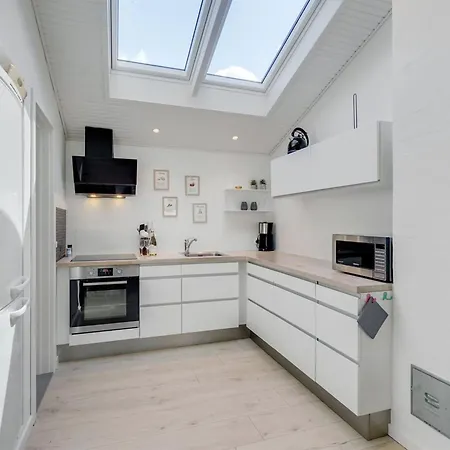 Ingobald - 1-5km From The Sea By Interhome