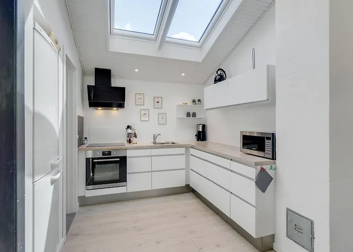 Ingobald - 1-5km From The Sea By Interhome